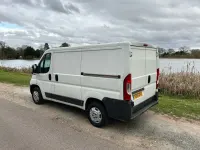 Usado Peugeot Boxer 110 HP (80 kW) 2015 Branco Van