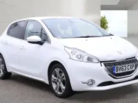 Used Peugeot 208 Allure 82 HP (60 kW) 2013 White Hatchback