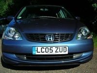 Begagnad Honda Civic 2005 Halvkombi