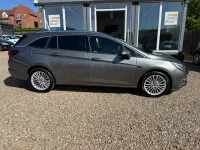 Second-hand Vauxhall Astra Elite 150 CP (110 kW) 2017 Gri Break