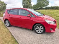Used Toyota Verso 112 HP (82 kW) 2016 Red MPV