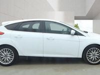 Usado Ford Focus Zetec 125 HP (91 kW) 2013 Branco Citadino