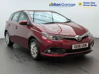 Used Toyota Auris 2018 Red Hatchback