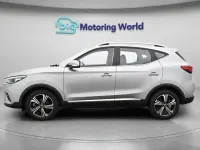 Używany MG ZS 2023 Srebrny SUV