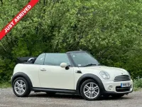 Usado Mini Cooper Cabriolet 122 HP (89 kW) 2015 Branco Cabrios