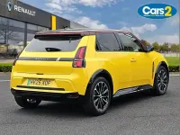 Used Renault R5 Iconic 110 kW (150 HP) 2025 Yellow  Hatchback