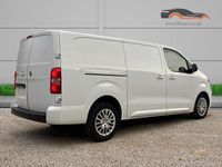 Used Vauxhall Vivaro S 100 HP (73 kW) 2023 White MPV