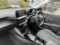 Used Peugeot 208 Allure+ 129 HP (94 kW) 2024 Yellow Hatchback