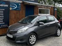 Used Toyota Yaris 99 HP (72 kW) 2013 Grey Hatchback