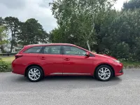 Used Toyota Auris Business Edition 116 HP (85 kW) 2016 Red Estate