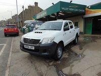 Used Toyota HiLux Active 144 HP (105 kW) 2014 White Pickup