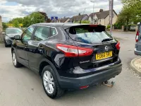 Używany Nissan Qashqai Acenta 110 KM (80 kW) 2017 Czarny SUV