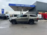 Begagnad Toyota HiLux 2022 Brun Pickup