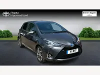 Used Toyota Yaris 100 HP (73 kW) 2018 Grey Hatchback