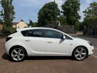 Used Vauxhall Astra SRi 115 HP (84 kW) 2012 White Hatchback