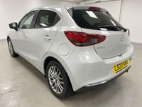 Używany Mazda 2 Inclusive 2023 Srebrny Hatchback