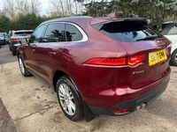 Begagnad Jaguar F-Pace Portfolio 180 HK (132 kW) 2017 Röd SUV