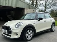 Begagnad Mini Cooper Classic 2020 Vit Halvkombi