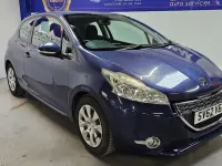 Used Peugeot 208 Active 95 HP (69 kW) 2012 Blue Hatchback