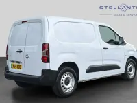 Used Vauxhall Combo 98 kW (134 HP) 2024 White MPV