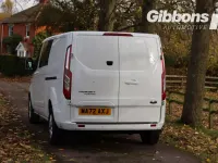 Begagnad Ford Transit Custom Limited 130 HK (95 kW) 2022 Vit Van