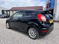 Used Ford Fiesta Titanium 125 HP (91 kW) 2016 Black Hatchback