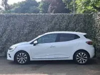 Used Renault Clio Iconic 85 HP (62 kW) 2020 White Hatchback