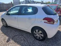 Used Peugeot 208 Access 68 HP (50 kW) 2015 White Hatchback