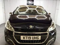 Second-hand Peugeot 208 Signature Sky 82 CP (60 kW) 2019 Albastru Hatchback