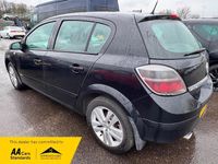 Usado Vauxhall Astra 115 CV (84 kW) 2010 Negro Utilitario