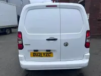 Usado Vauxhall Combo Sportive 100 CV (73 kW) 2021 Blanco Monovolumen