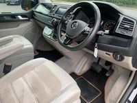 Used VW Caravelle Executive 205 HP (150 kW) 2016 Black MPV