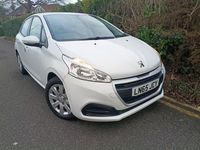 Używany Peugeot 208 Access 68 KM (50 kW) 2015 Biały Hatchback