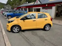 Used Kia Picanto 66 HP (48 kW) 2022 Yellow Hatchback