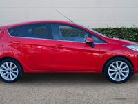 Used Ford Fiesta Titanium 125 HP (91 kW) 2017 Red Hatchback