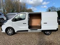 Used Renault Trafic Business 120 HP (88 kW) 2019 White MPV