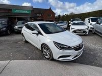 Used Vauxhall Astra SRi 150 HP (110 kW) 2017 White Hatchback