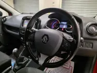Used Renault Clio Dynamique 75 HP (55 kW) 2016 Red Hatchback