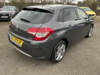 Usado Citroën C4 Start 115 HP (84 kW) 2015 Cinzento Citadino