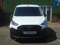 Second-hand Ford Transit Connect 100 CP (73 kW) 2018 Alb Monovolum