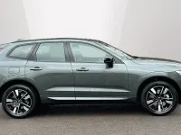 Usado Volvo XC60 Plus 250 HP (183 kW) 2026 Verde SUV
