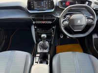 Second-hand Peugeot 208 Allure+ 102 CP (75 kW) 2023 Galben Hatchback