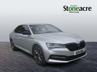 Gebraucht Skoda Superb SportlinePlus 150 PS (110 kW) 2024 Silber Kleinwagen