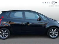 Usado Hyundai ix20 SE 123 CV (90 kW) 2018 Negro Utilitario