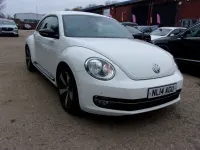 Begagnad VW Beetle Sportline 140 HK (102 kW) 2014 Vit Halvkombi