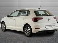 Used VW Polo Life 80 HP (58 kW) 2023 Pure white Hatchback