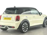 Used Mini Cooper S Exclusive 192 HP (141 kW) 2019 White Hatchback