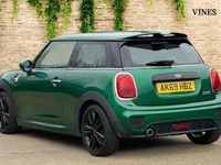 Usado Mini Cooper Hatch 134 HP (98 kW) 2019 Verde Citadino