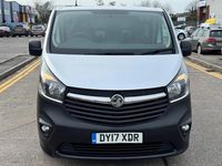 Second-hand Vauxhall Vivaro 2017 Argintiu