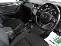 Used Skoda Octavia vRS 184 HP (135 kW) 2017 White Estate